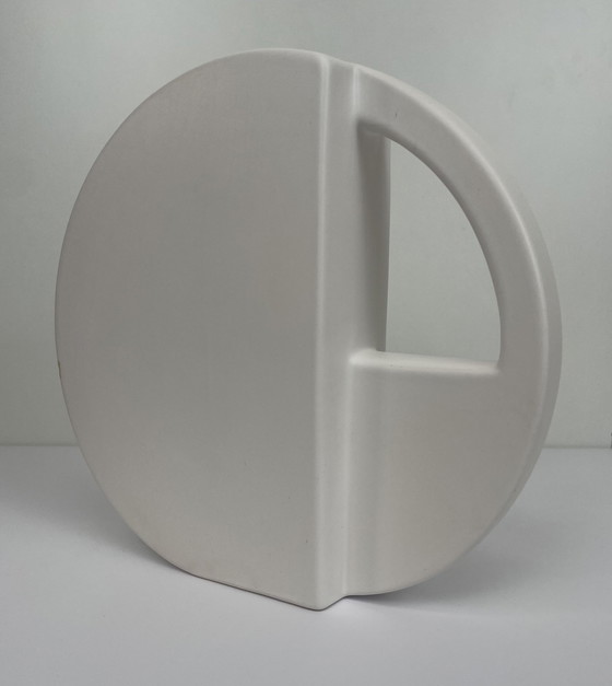 Image 1 of Flora ceramic circle vase Dorothe van Agthoven white