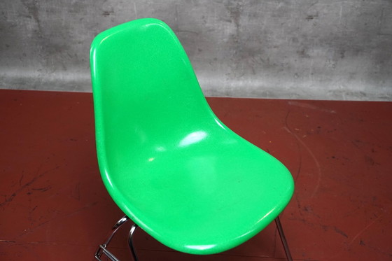 Image 1 of Sedia Shell vintage in fibra di vetro verde di Charles e Ray Eames per Herman Miller, anni '60 