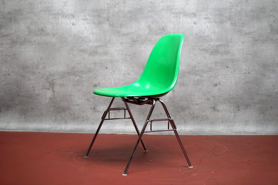 Image 1 of Shell Chair verte vintage en fibre de verre de Charles & Ray Eames pour Herman Miller, années 1960