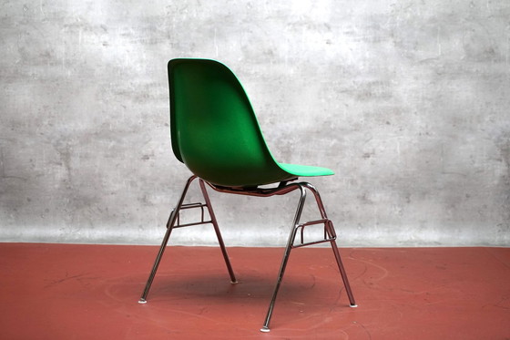 Image 1 of Sedia Shell vintage in fibra di vetro verde di Charles e Ray Eames per Herman Miller, anni '60 