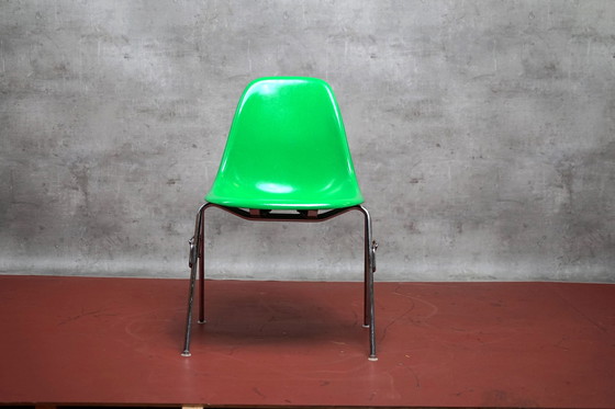 Image 1 of Shell Chair verte vintage en fibre de verre de Charles & Ray Eames pour Herman Miller, années 1960