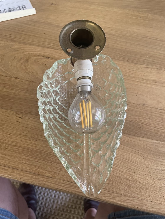 Image 1 of Lampe murale "feuille" en verre vintage