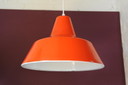 Lampe suspendue vintage en émail orange foncé