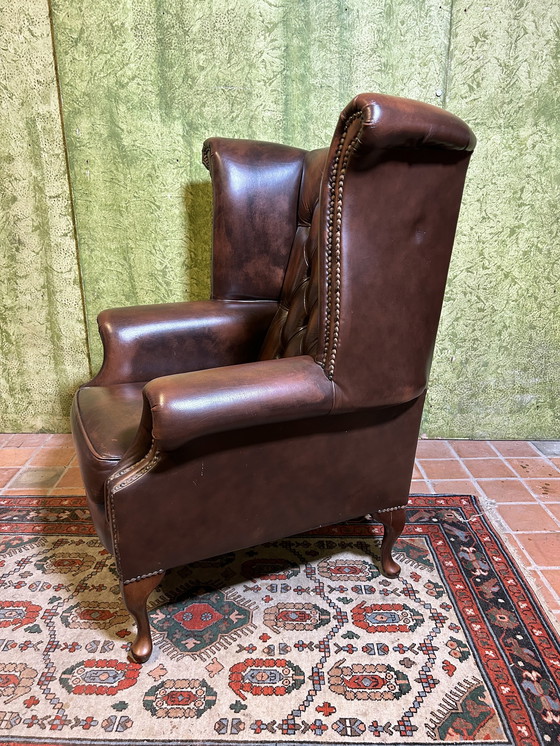 Image 1 of Fauteuil Chesterfield en cuir style Queen Anne Anglais