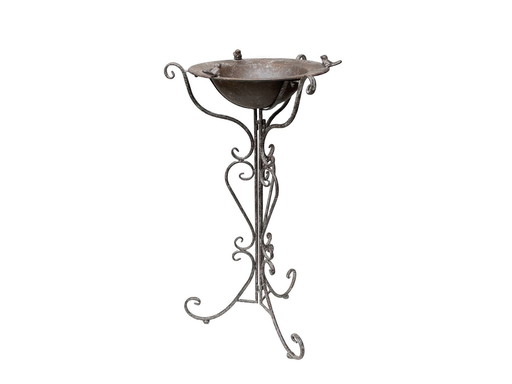 Classic Style Bird Feeder On Stand