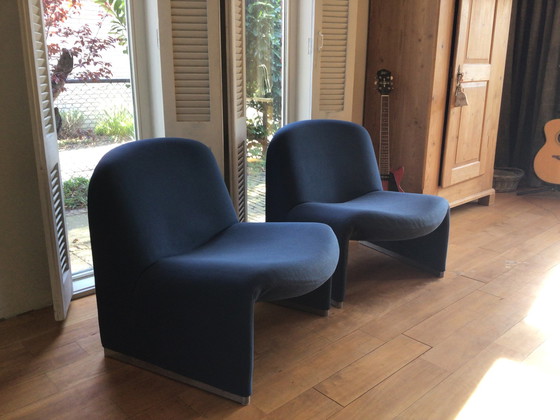 Image 1 of 2x Artifort Alky armchairs