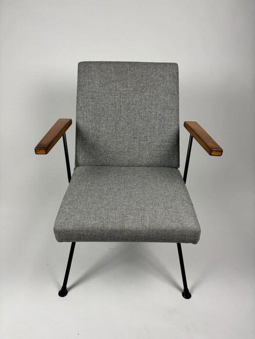 Gispen 1409 Armchair - Light Gray