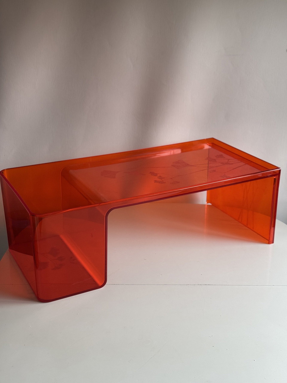 Kartell Usame Table By Patricia Urquiola | €150 | Whoppah