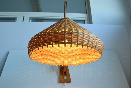 Image 1 of Lampada da parete orientabile in legno anni '60 di Pokrok Žilina, Cecoslovacchia. 