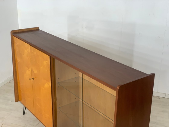 Image 1 of Credenza alta con credenza e stoviglie vintage di metà secolo