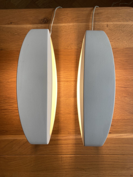 Image 1 of 2 lampes Philips au design moderne