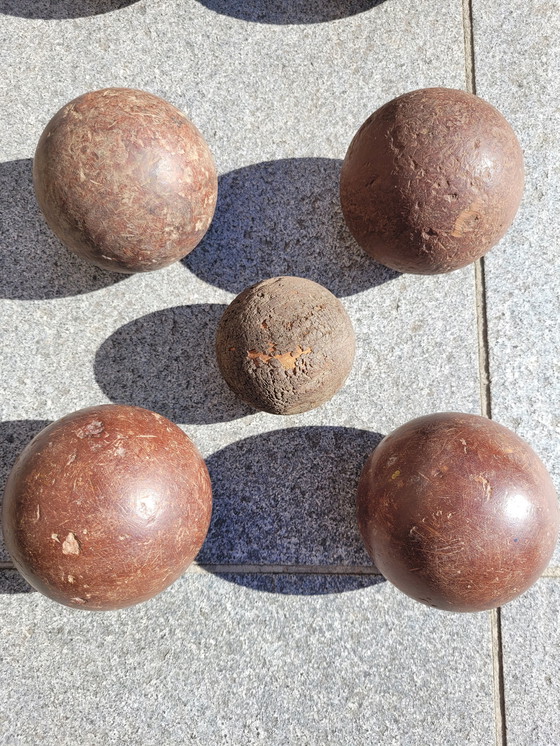 Image 1 of Scatola decorativa vintage con articoli per sport con la palla