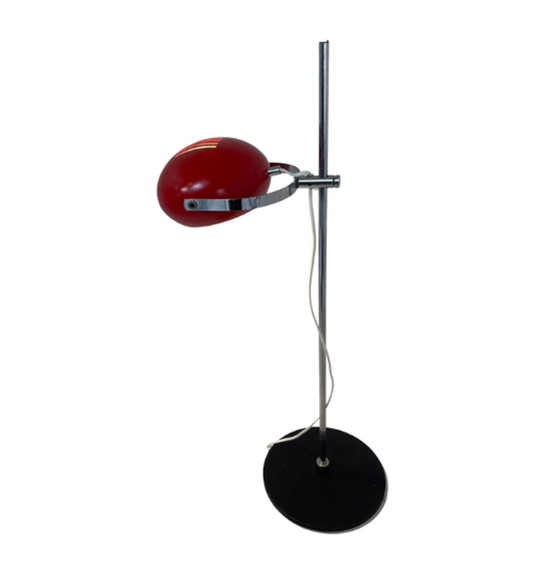 Image 1 of Herda - Lampe de table de l'ère spatiale - Abat-jour rouge, base noire et montant chromé (modèle rare)