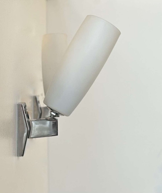 Image 1 of Coppia di lampade da parete vintage regolabili, cromate e opaline, Francia 1970