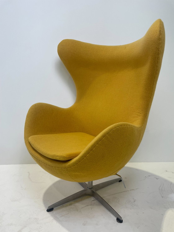 Image 1 of Poltrona di design vintage con pouf