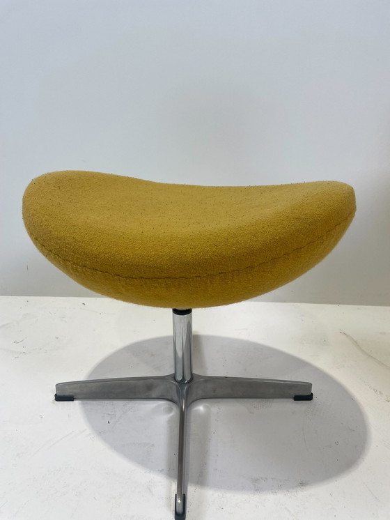 Image 1 of Poltrona di design vintage con pouf