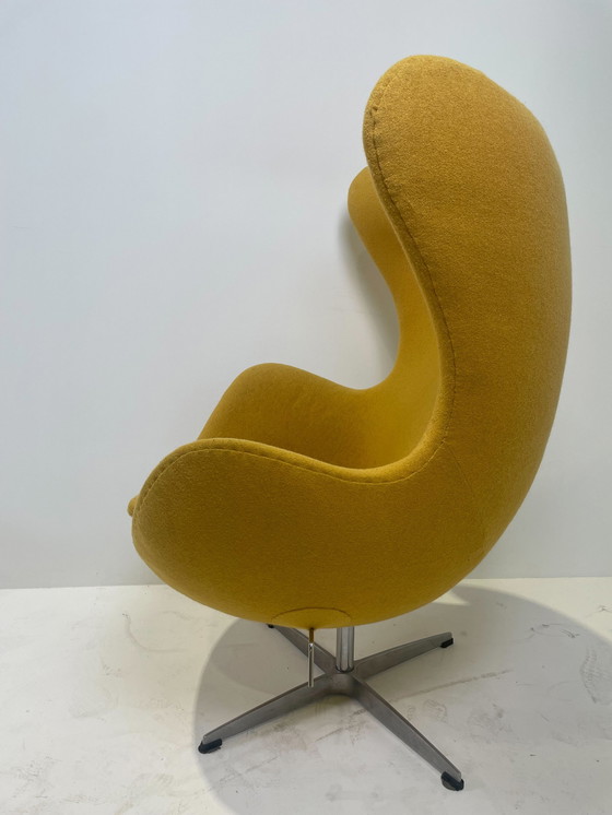 Image 1 of Poltrona di design vintage con pouf