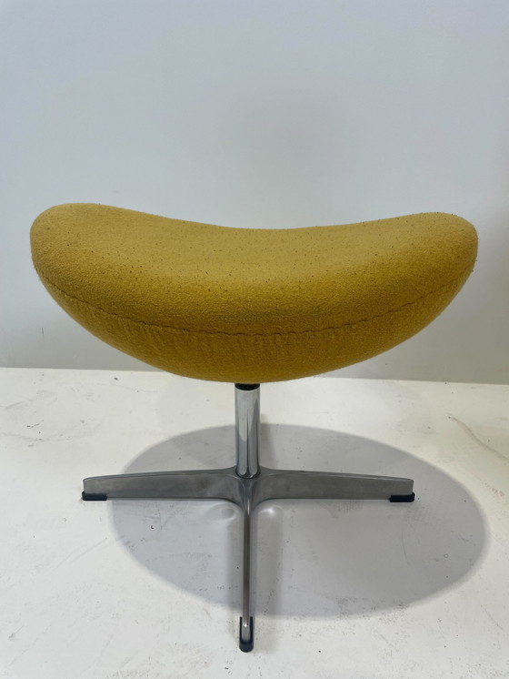 Image 1 of Poltrona di design vintage con pouf