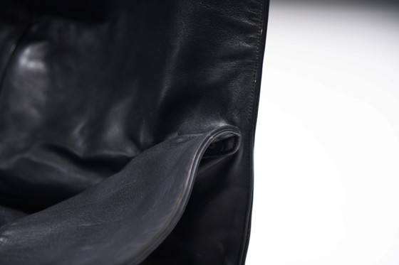 Image 1 of Poltrona vintage AEO in pelle nera di Paolo Deganello - Cassina