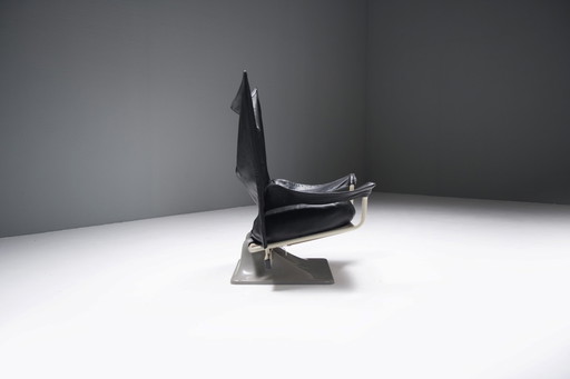 Vintage Italian AEO lounge chair in black leather by Paolo Deganello - Cassina