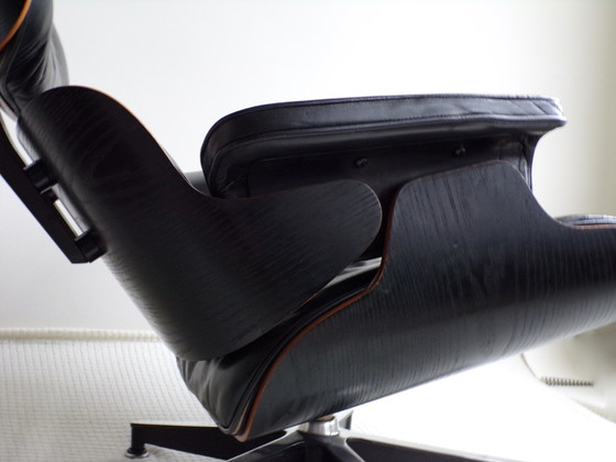 Image 1 of Chaise longue Eames par Herman Miller