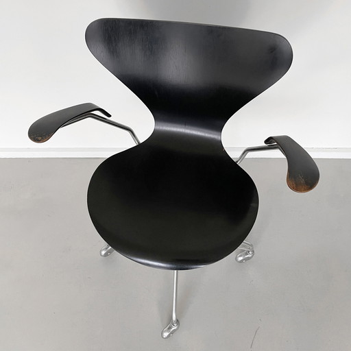 Fritz Hansen, Arne Jacobsen - Swivel Desk Chair