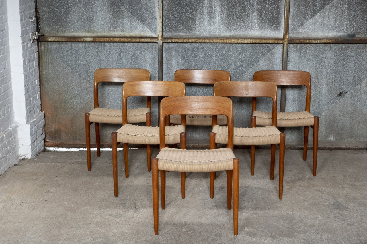 6x Niels Otto Møller Model 75 in Teak | €2,795 | Whoppah