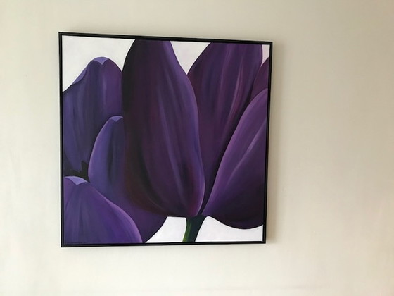 Image 1 of Nelly van Nieuwenhuijzen Paarse tulpen schilderij