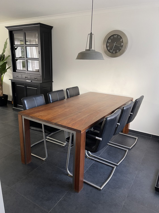 Image 1 of Table Bert Plantagie noyer