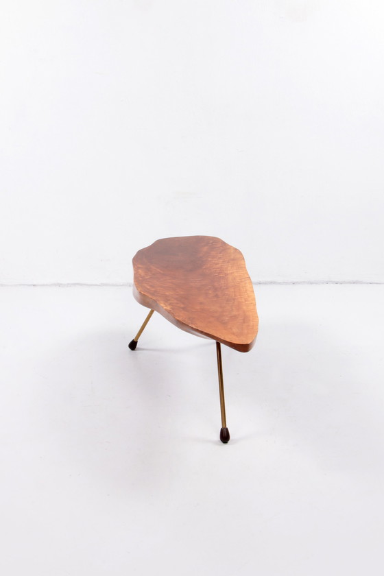 Image 1 of Carl Aubock Design Table basse en noyer avec pieds en cuivre 1950 Autriche.