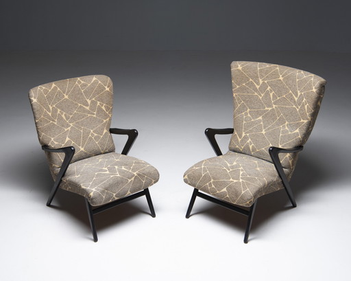 2x vintage Wingback Chairs