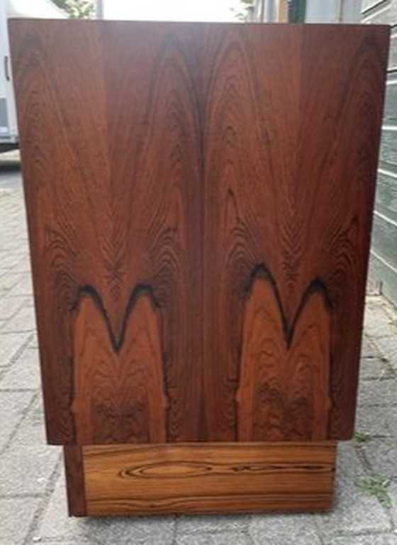 Image 1 of Rosewood 4-drawer chest of drawers with beautiful appearance