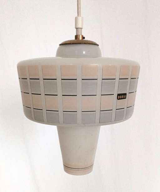 Lampe suspendue en verre Doria 1960