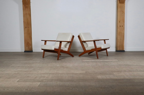 Image 1 of Pair Of GE290 Armchairs In Bouclé By Hans Wegner For Getama, Denmark, 1950s