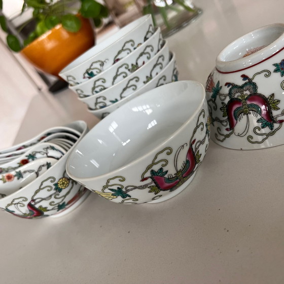 Image 1 of 7x Chinese soup bowls + spoons