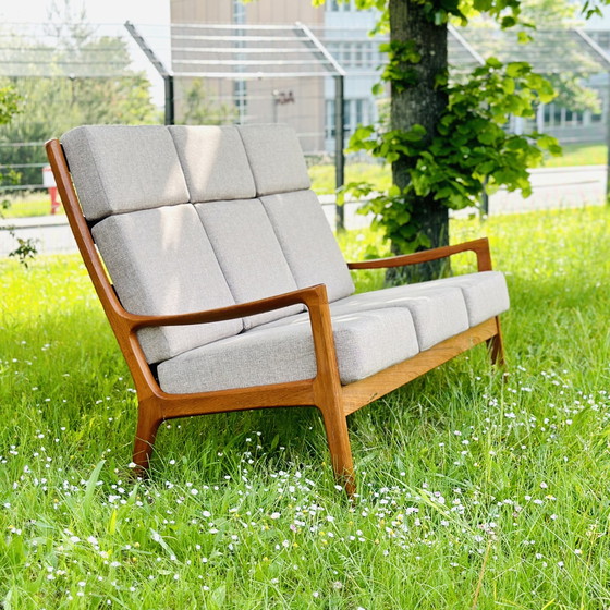 Image 1 of CFC Silkeborg skid-base sofa by J. Andersen