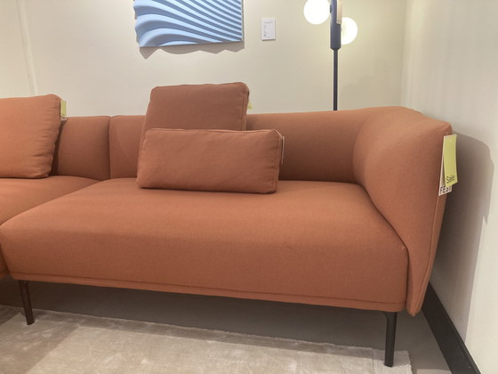 Image 1 of FEST sofa: Aku Divan + 2 seater, including 3 cushions - Kvadrat - Hero 481.