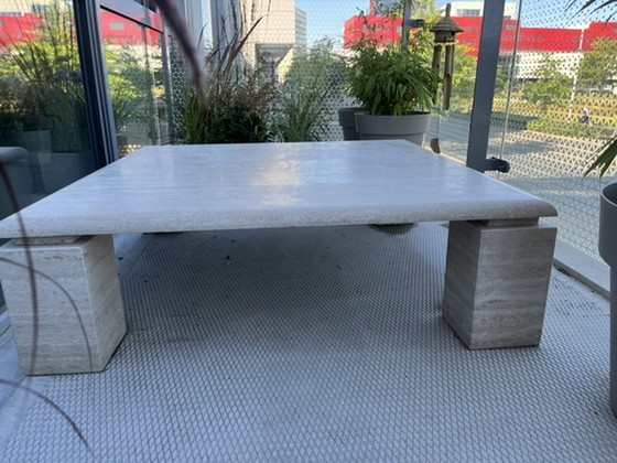 Image 1 of Table basse en travertin