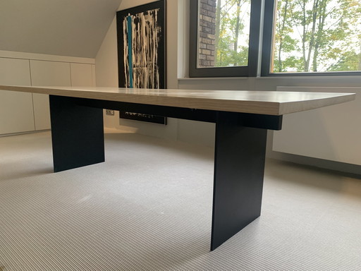 Van Rossum Dining table