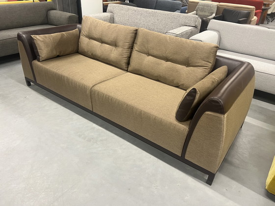 Image 1 of Giorgetti Soi sofa brown fabric leather l260