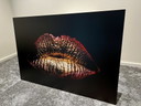 Lips gold red wall decoration