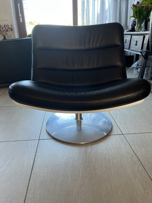 Artifort swivel chair