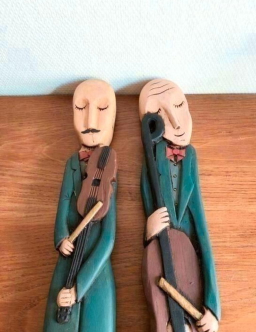 Malin Artisticos Artistic wooden figures sculptures.