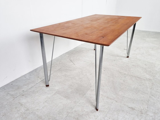 Image 1 of Arne Jacobsen tafel