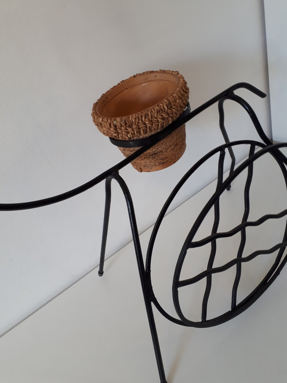 Image 1 of vintage reading basket with plant holder