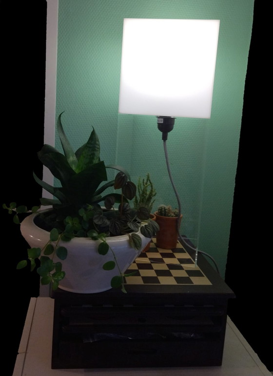 Image 1 of HKliving table lamp