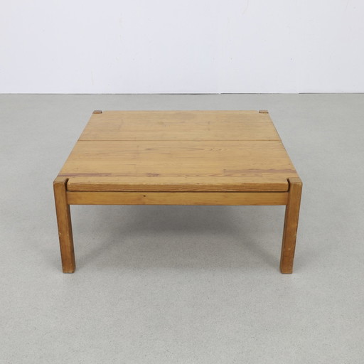 Table basse en bois de pin par Ilmari Tapiovaara, années 1960