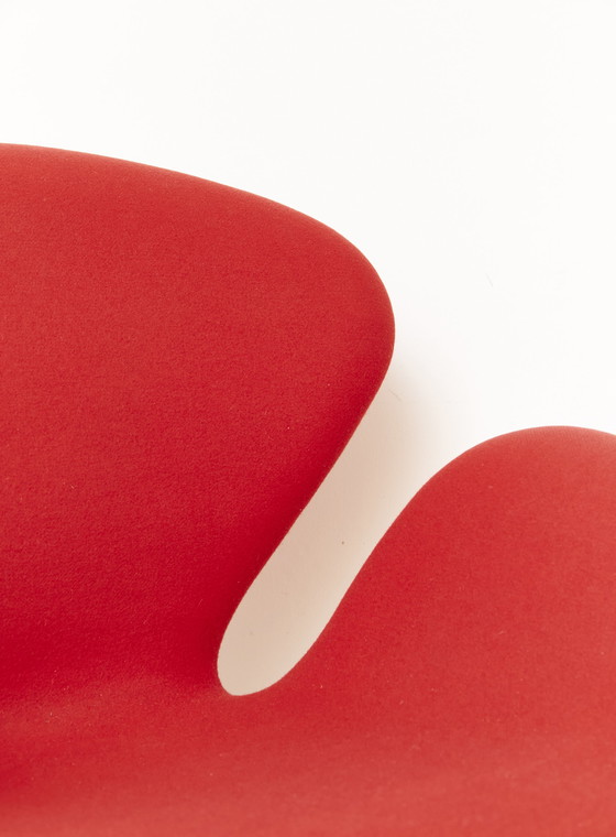 Image 1 of Arne Jacobsen Swan Chair pour Fritz Hansen