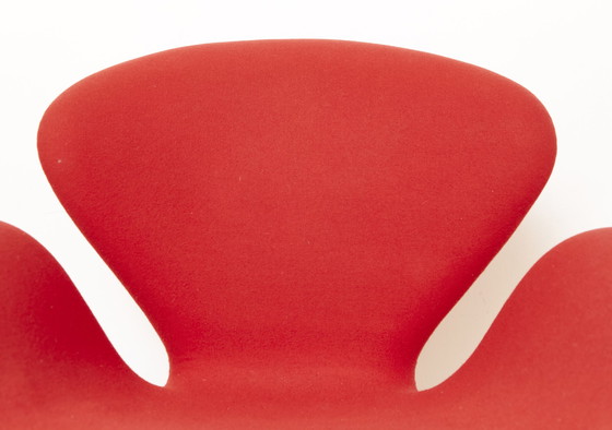 Image 1 of Arne Jacobsen Swan Chair pour Fritz Hansen