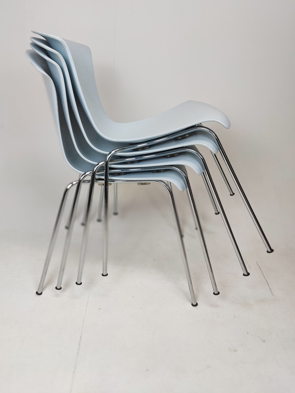 7x Kartell Nihau dining chairs by Vico Magistretti | €280 | Whoppah